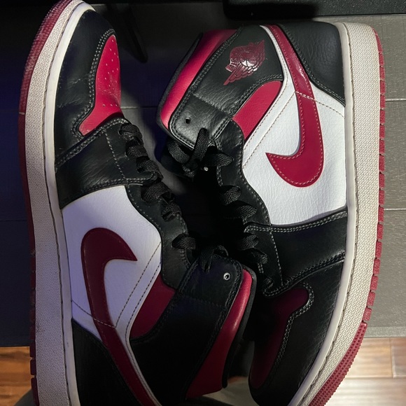 AJ one mid - Picture 2 of 15